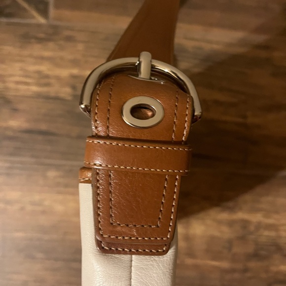 Coach Pebbled Leather Soho Flap Buckle Shoulder Handbag cream No. K0678-F10192 - Picture 9 of 15